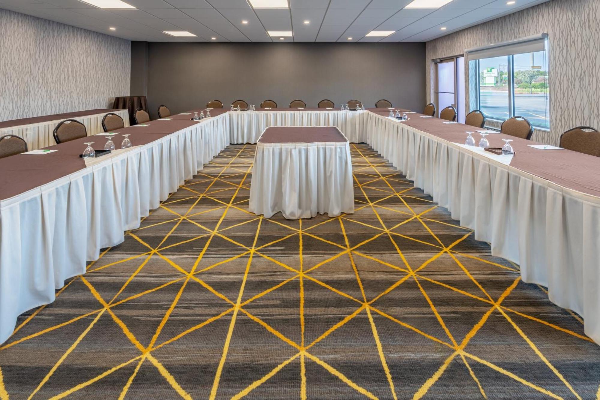 Holiday Inn & Suites Wausau-Rothschild By Ihg Eksteriør billede